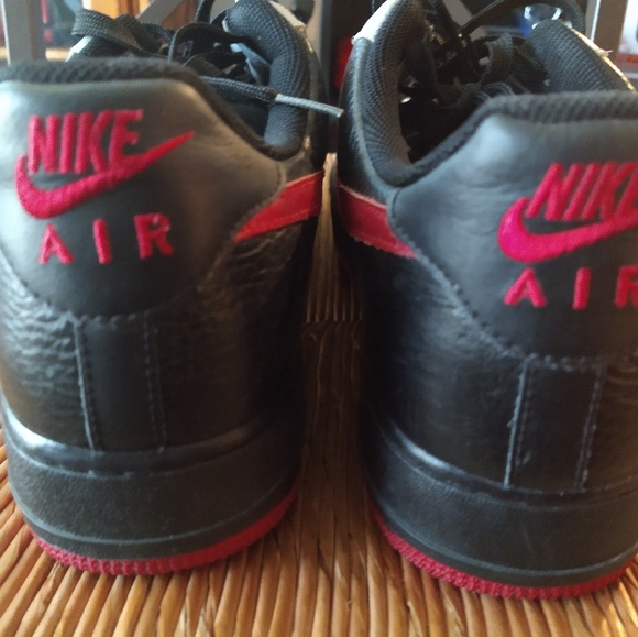 Nike air force 1 '07' grey red - Picture 3 of 5